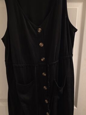 SHEIN Black Sleeveless Button-Front Midi Dress with Pockets